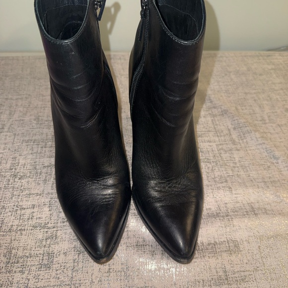 Halogen Black Leather Pointed Toe Ankle Boots - Picture 8 of 16